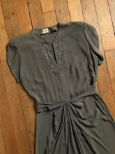 Load image into Gallery viewer, vintage 1940s Suzy Perette rayon dress