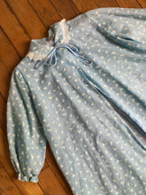 Load image into Gallery viewer, vintage 1960s novelty dove dressing gown {L}