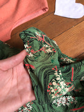 Load image into Gallery viewer, vintage 1940s green rayon dress