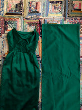 Load image into Gallery viewer, vintage 1950s emerald green dress and shawl set