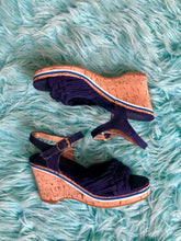 Load image into Gallery viewer, MARKED DOWN vintage 1970s wedge platforms