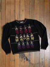 Load image into Gallery viewer, vintage 1980s Jantzen novelty sweater {m+} drying flowers