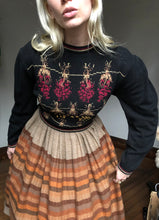 Load image into Gallery viewer, vintage 1980s Jantzen novelty sweater {m+} drying flowers