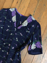 Load image into Gallery viewer, vintage 1940s floral rayon dress