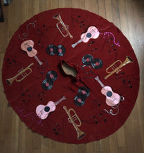 Load image into Gallery viewer, vintage 1950s style musical circle skirt