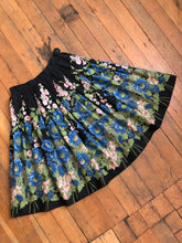 Load image into Gallery viewer, vintage 1950s sunflower border print skirt