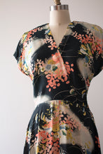 Load image into Gallery viewer, vintage 1940s novelty rayon dress