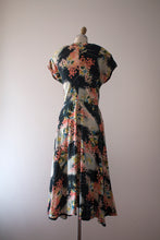 Load image into Gallery viewer, vintage 1940s novelty rayon dress