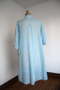 vintage 1960s novelty dove dressing gown {L}