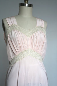 vintage 1940s pink nightgown {M/L}