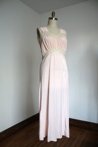 vintage 1940s pink nightgown {M/L}