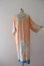 Load image into Gallery viewer, vintage 1920s pongee style robe
