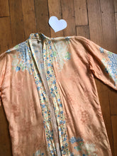 Load image into Gallery viewer, vintage 1920s pongee style robe
