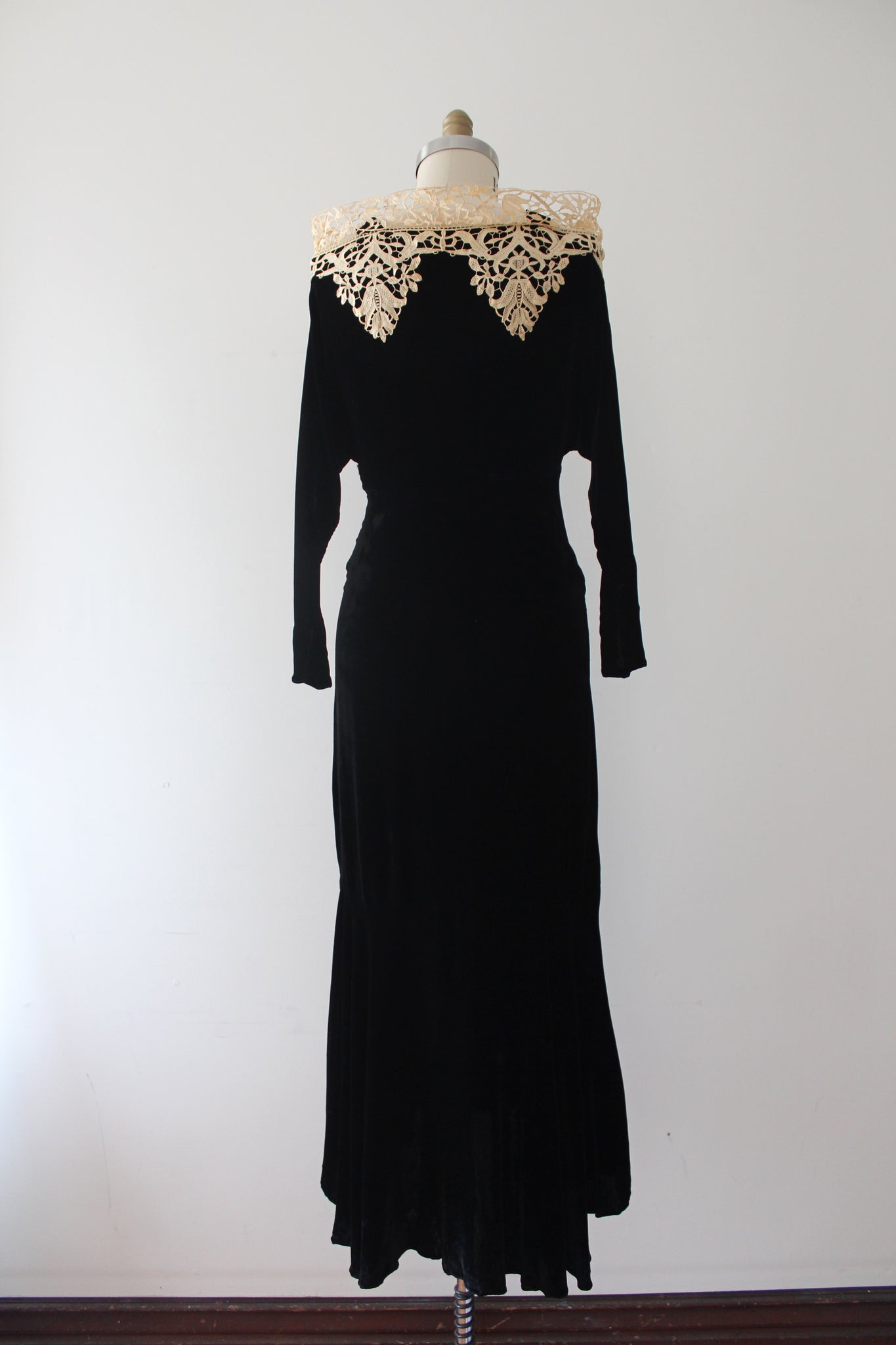 70s vintage blue crushed velvet evening gown – The Frockery