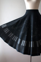 Load image into Gallery viewer, vintage 1950s felt Piano Music skirt