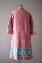 Load image into Gallery viewer, vintage 1920s Beacon Blanket robe