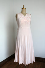 Load image into Gallery viewer, vintage 1940s pink bias cut nightgown {M-XL}