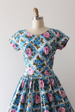 Load image into Gallery viewer, vintage 1950s rose print cotton dress