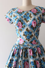 Load image into Gallery viewer, vintage 1950s rose print cotton dress