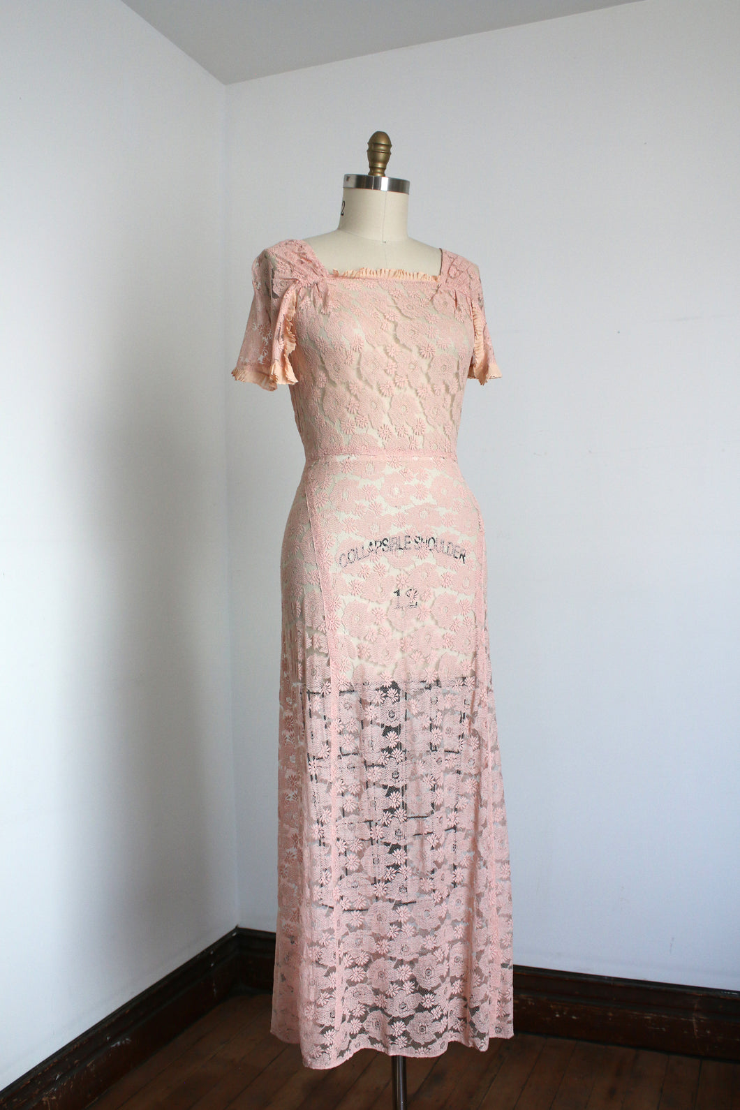 vintage 1930s pink lace dress {m}