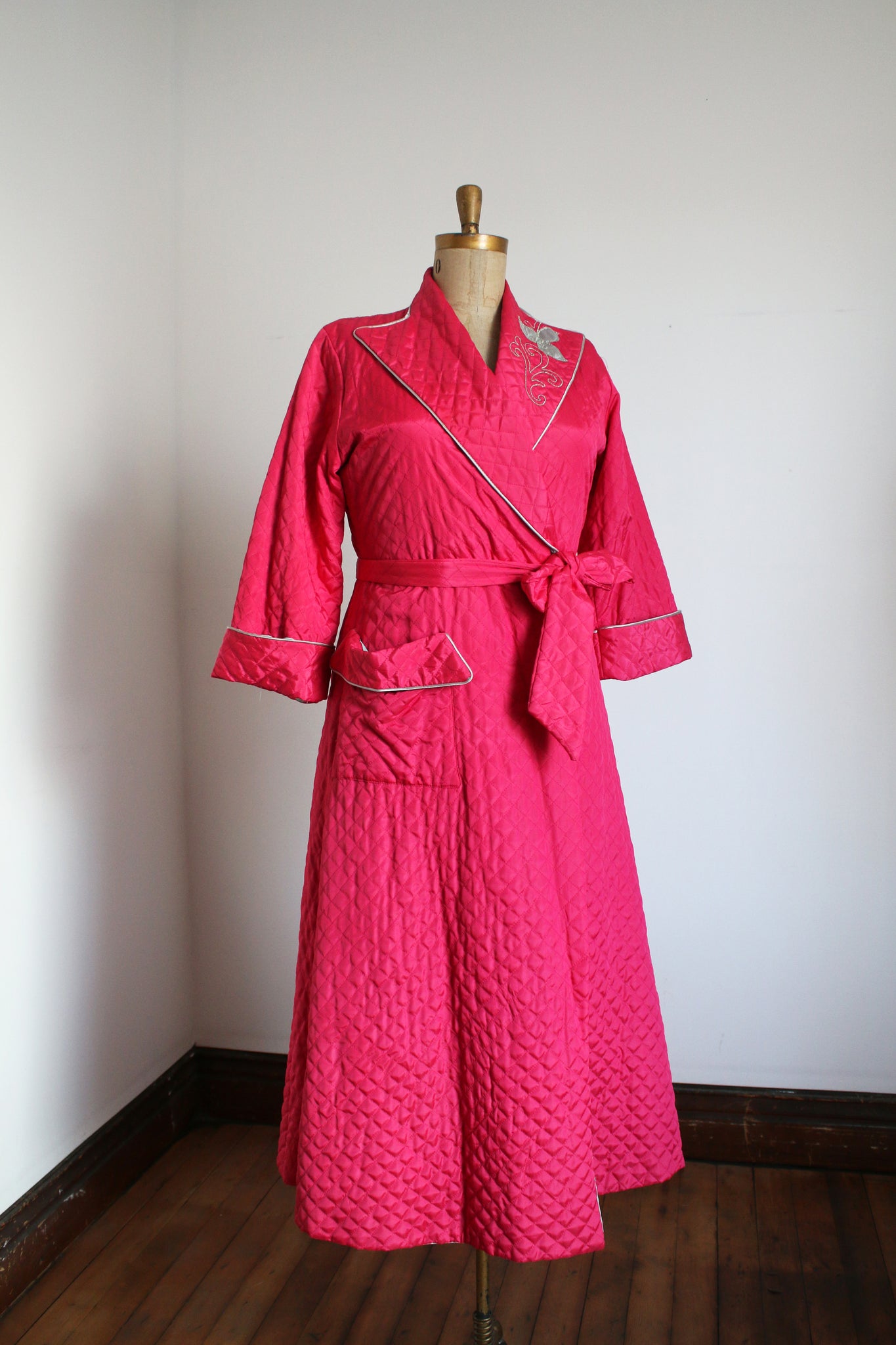 Vintage 1940s Blue Silk Quilted Robe  ALEXANDRAKING