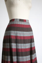 Load image into Gallery viewer, MARKED DOWN vintage 1940s 50s reversible plaid skirt {xs}