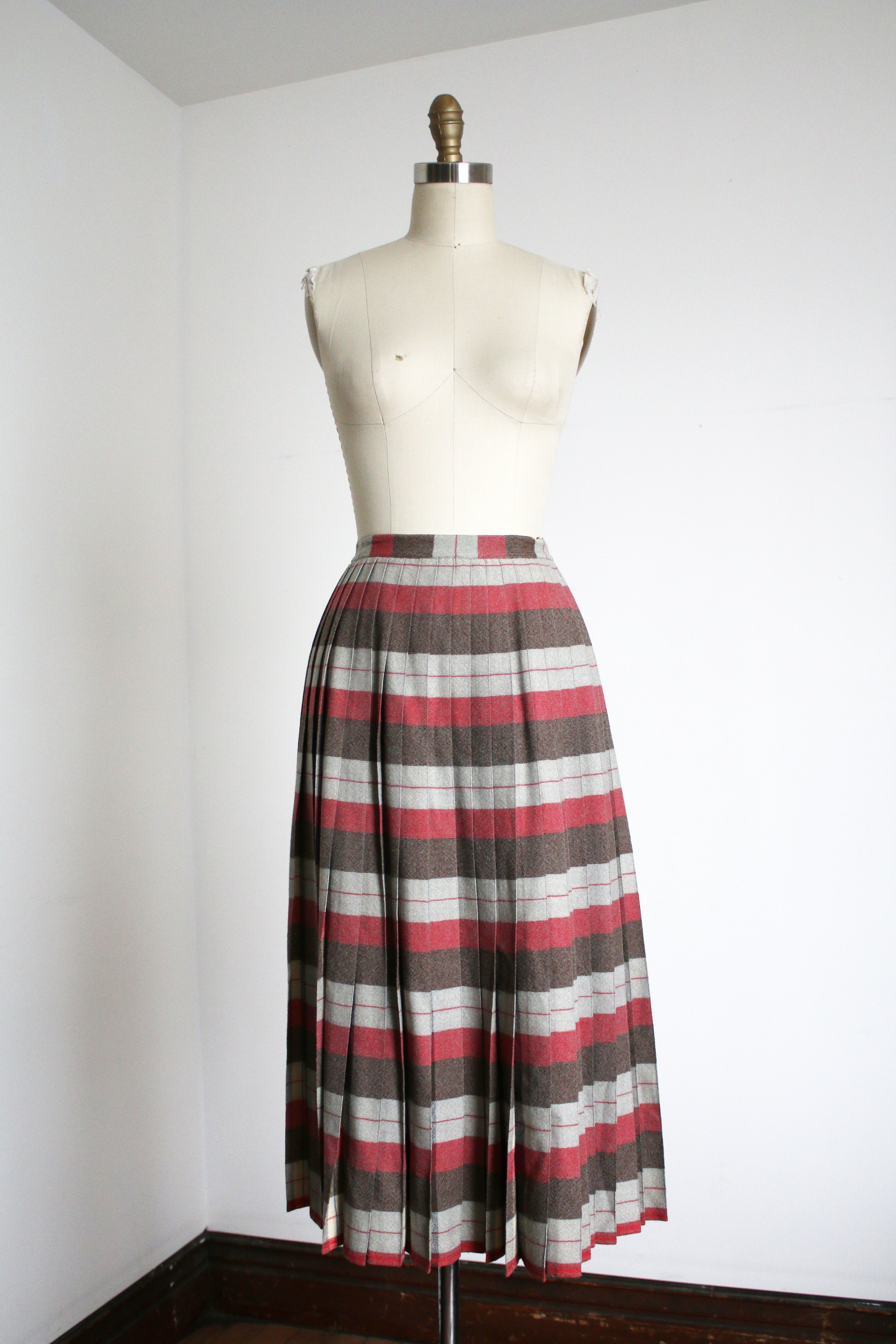 MARKED DOWN vintage 1940s 50s reversible plaid skirt xs Trunk