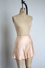 Load image into Gallery viewer, vintage 1940s tap pants {M}