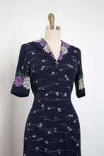 Load image into Gallery viewer, vintage 1940s floral rayon dress