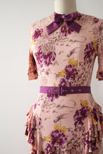 Load image into Gallery viewer, vintage 1940s novelty rayon jersey dress