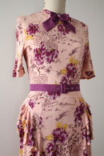 Load image into Gallery viewer, vintage 1940s novelty rayon jersey dress