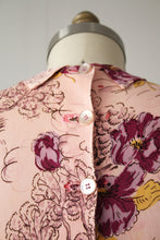 Load image into Gallery viewer, vintage 1940s novelty rayon jersey dress