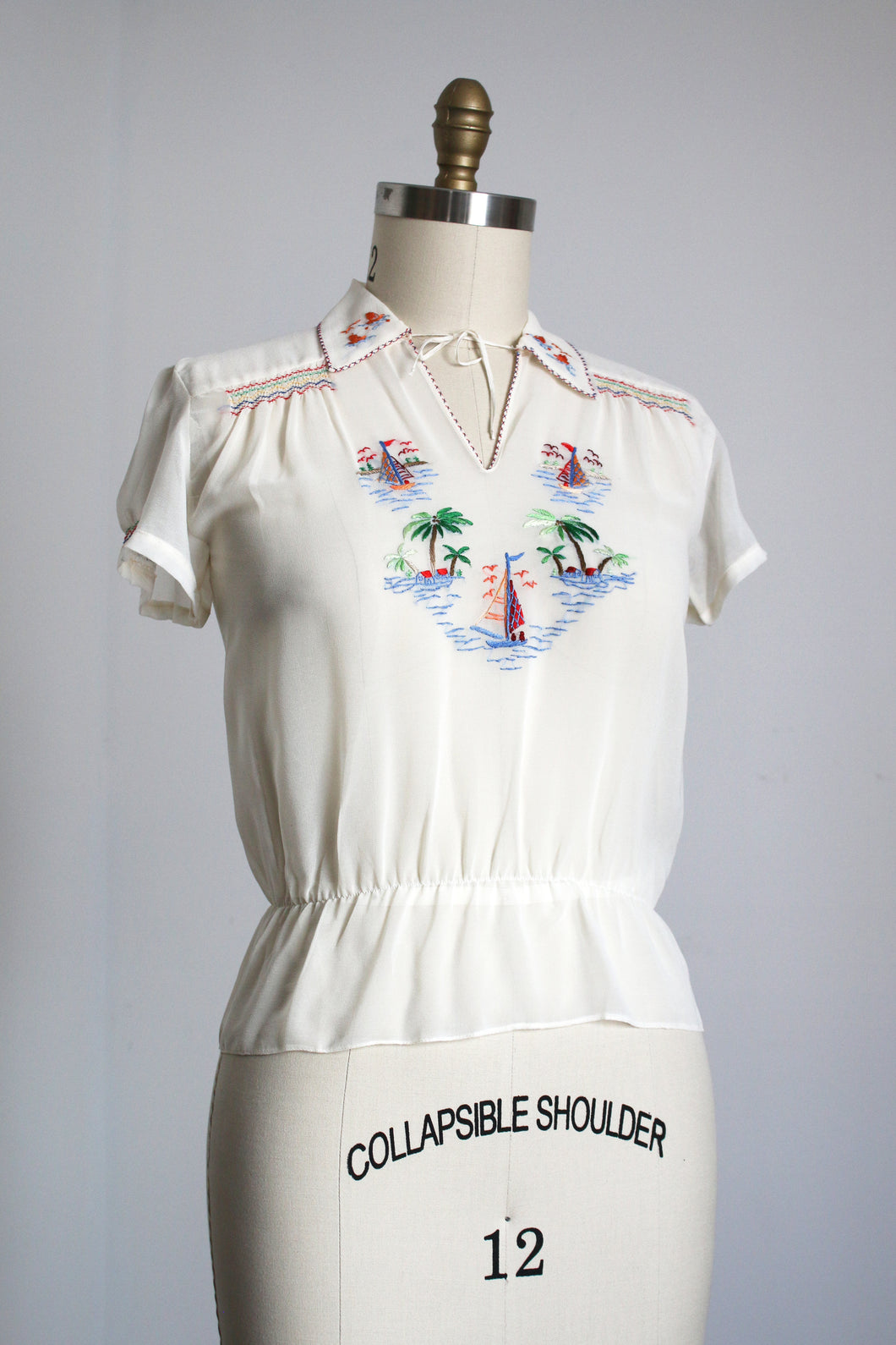 vintage 1940s embroidered sailboat blouse {M}