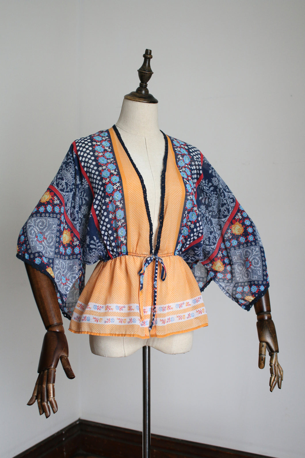 vintage 1970s blouse {xs-l}