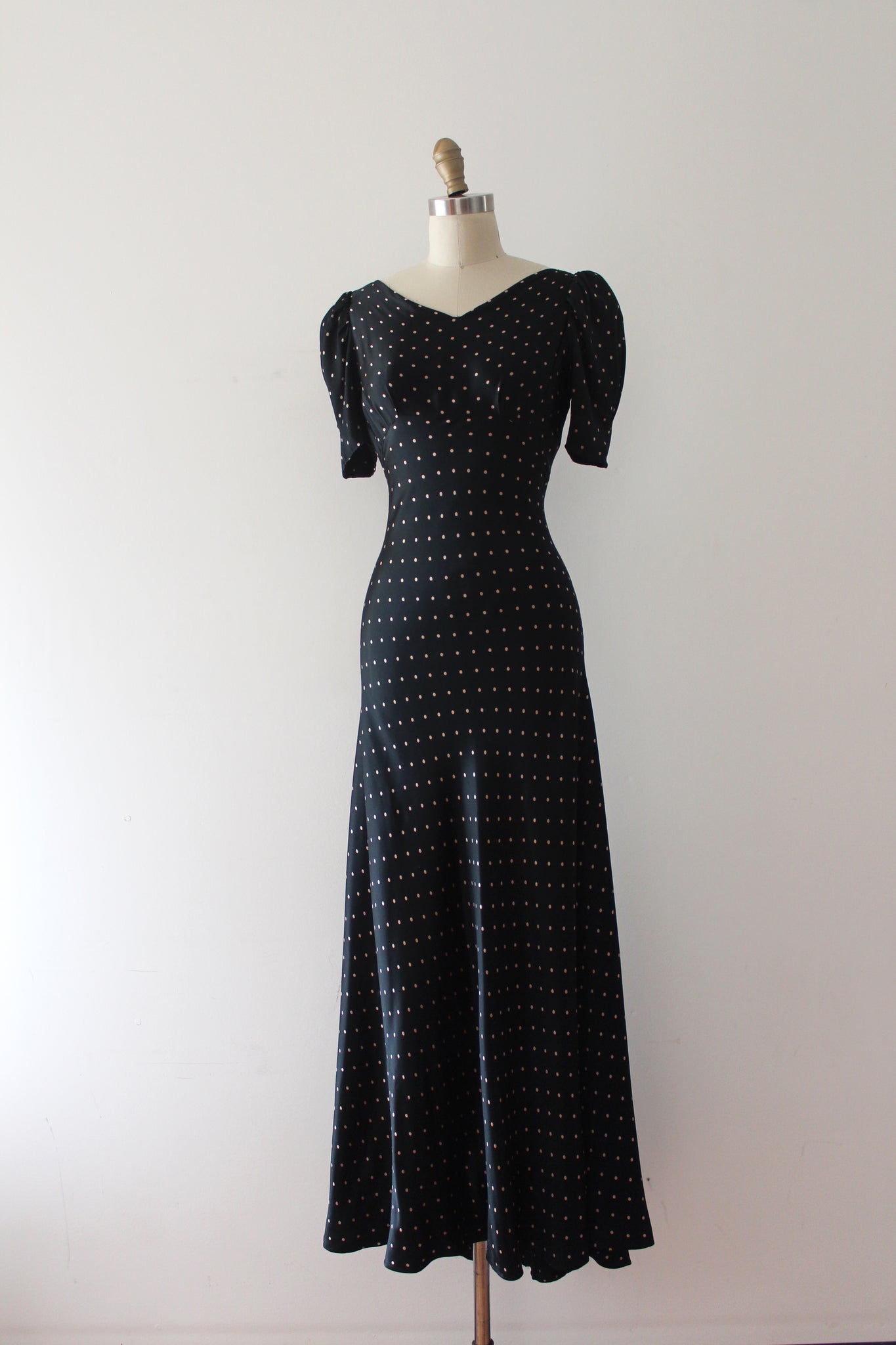 Polka Dot Dressform –