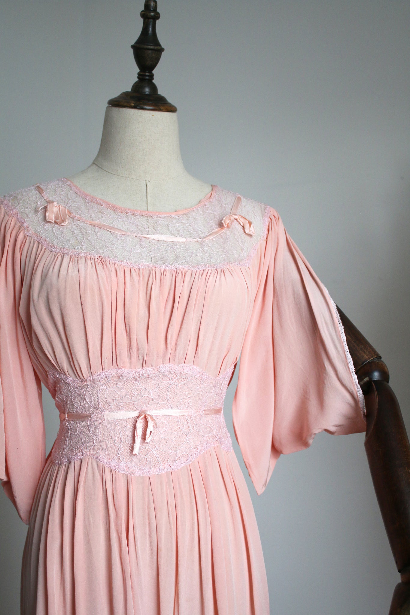 vintage 1930s pink dress s m Trunk of Dresses