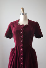 Load image into Gallery viewer, vintage 1940s scalloped velvet dress
