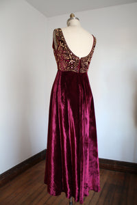 vintage 1960s velvet gown {m}