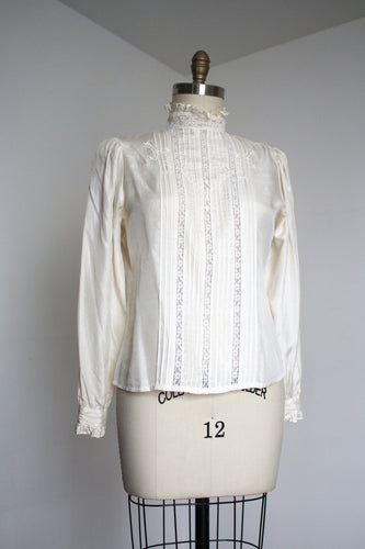 vintage 1970s does Victorian blouse {m}