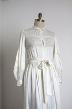 Load image into Gallery viewer, vintage 1930s 40s dressing gown {M}