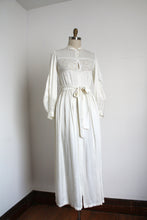 Load image into Gallery viewer, vintage 1930s 40s dressing gown {M}