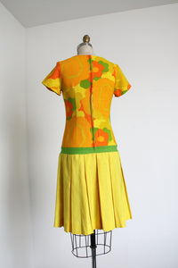 MARKED DOWN vintage 1960s floral dress {XS}